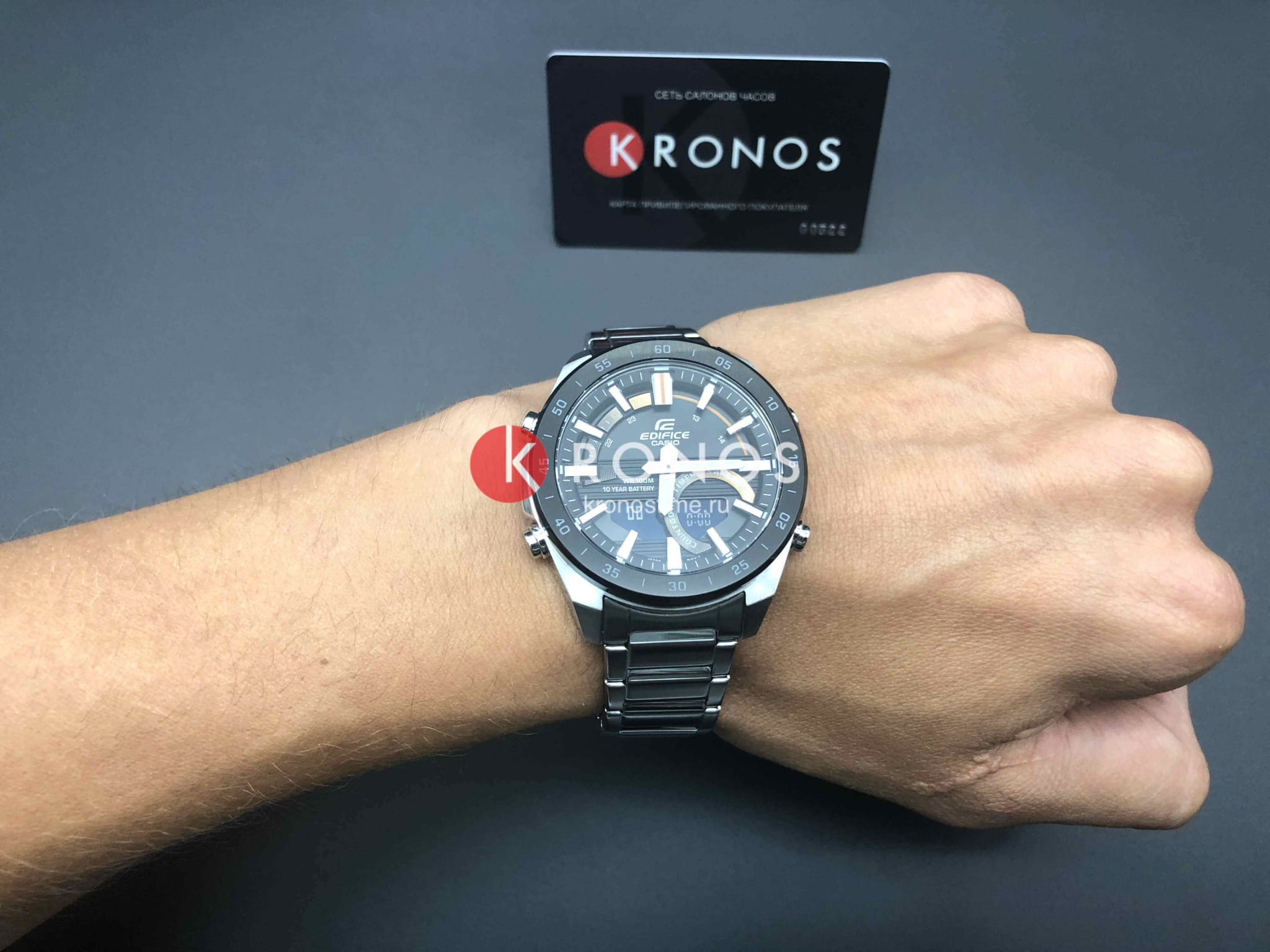 Casio ERA-120DB-1B мужские часы застежка крупным планом