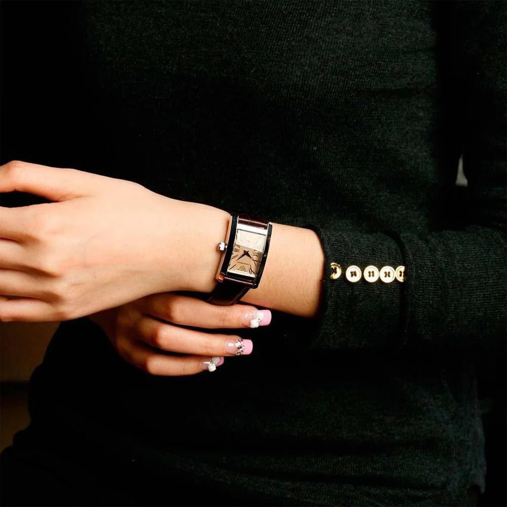 Emporio Armani Emporio Armani Classics AR0155 кварцевые женские часы часы крупный план бежевый циферблата