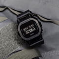 Casio Casio G-Shock GM-5600B-1, g-shock япония мужские часы на браслете полимер боковой вид