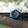 Luminox XS.8902.ECO наручные мужские часы застежка крупным планом
