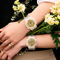 Casio GMA-S120SG-7AER женские часы застежка крупным планом