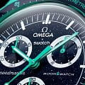 Оригинальные часы Swatch Swatch x Omega Bioceramic Moonswatch Mission on Earth: Polar Lights SO33L103 кварцевые калибр механизма  общий вид