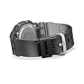 Casio DW-B5600G-1 мужские часы застежка крупным планом