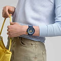 Swatch SB05N117 мужские часы застежка крупным планом