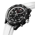 Breitling Breitling Endurance Pro 38 X83310A71B1S1 , наручные женские часы фото под углом