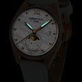 Certina C0332573611800 женские часы застежка крупным планом