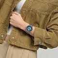 Swatch SB07S116G мужские часы застежка крупным планом