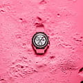 Swatch Swatch x Omega Bioceramic Moonswatch Mission to The Pink Moonphase SO33P700 кварцевые женские часы часы, крупный план белый циферблат