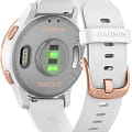 Garmin 010-02172-23 женские часы застежка крупным планом