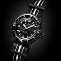 Swatch Swatch Sistem51 Scuba Bioceramic Standard SO35B400S , наручные мужские часы фото под углом