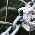 Casio GMA-B800-7A мужские часы застежка крупным планом