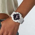 Casio Casio G-Shock GMA-S140M-7A лимитированной серии, наручные женские часы фото под углом