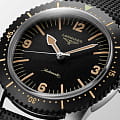 Longines Longines Skin Diver Watch L2.822.4.56.9  наручные мужские часы фото под углом.