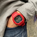 Casio Casio G-Shock DWE-5600R-9 мужские часы черный циферблат на запястье