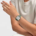 Swatch Swatch Square Bioceramic Standard SO34G700 кварцевые женские часы часы крупный план белый циферблата
