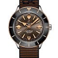 Breitling Breitling Superocean Heritage '57 Outerknown Limited Edition U103701A1Q1W1  U103701A1Q1W1 механические мужские часы коричневый циферблат, браслет тканевый — вид спереди